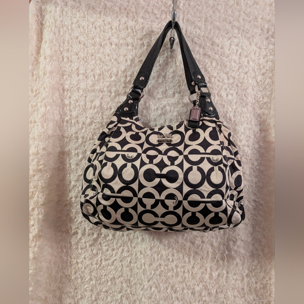  COACH MADISON MAGGIE Op Art (Optical Art) pattern.